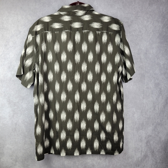 Levi's Shirt Mens Medium Black Relaxed Fit Lightweight Button Up Short Sleeve M - Picture 3 of 13